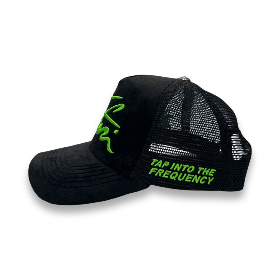 GREEN TAJI VELVET TRUCKER HAT